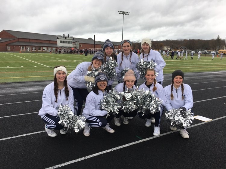 Cheerleaders+at+the+Thanksgivinng+Game